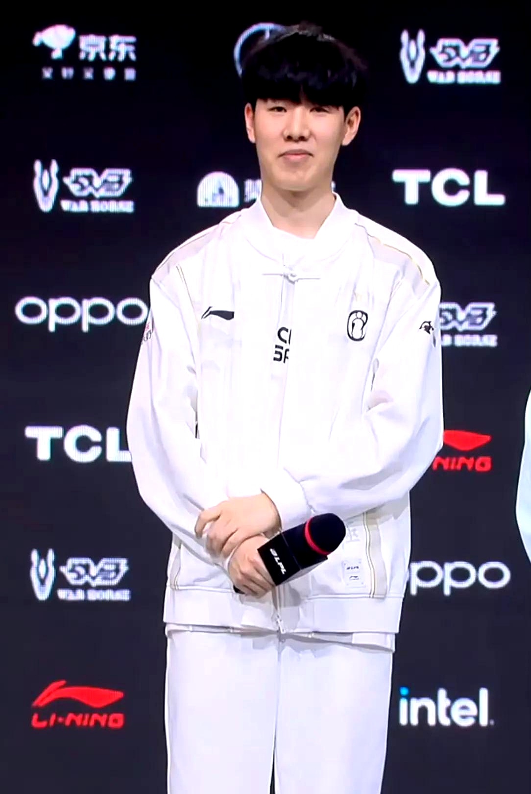 摸得着的自 摸得着的自